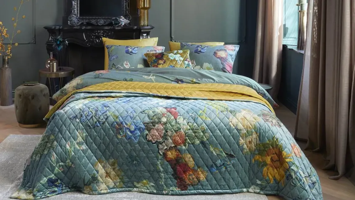 Beddinghouse x Van Gogh Museum Beddinghouse Partout des Fleurs bedsprei
