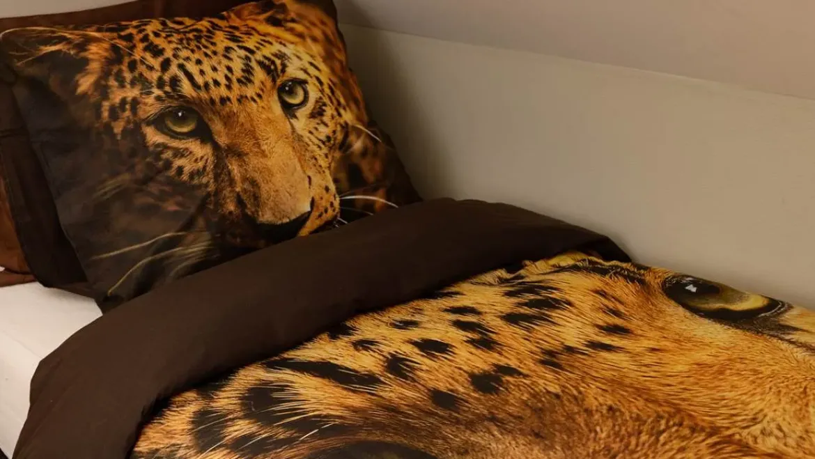 Snoozing Lupard dekbedovertrek