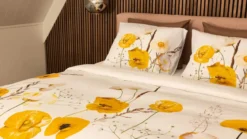 Snoozing Yellow Poppy flanel dekbedovertrek