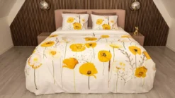 Snoozing Yellow Poppy flanel dekbedovertrek