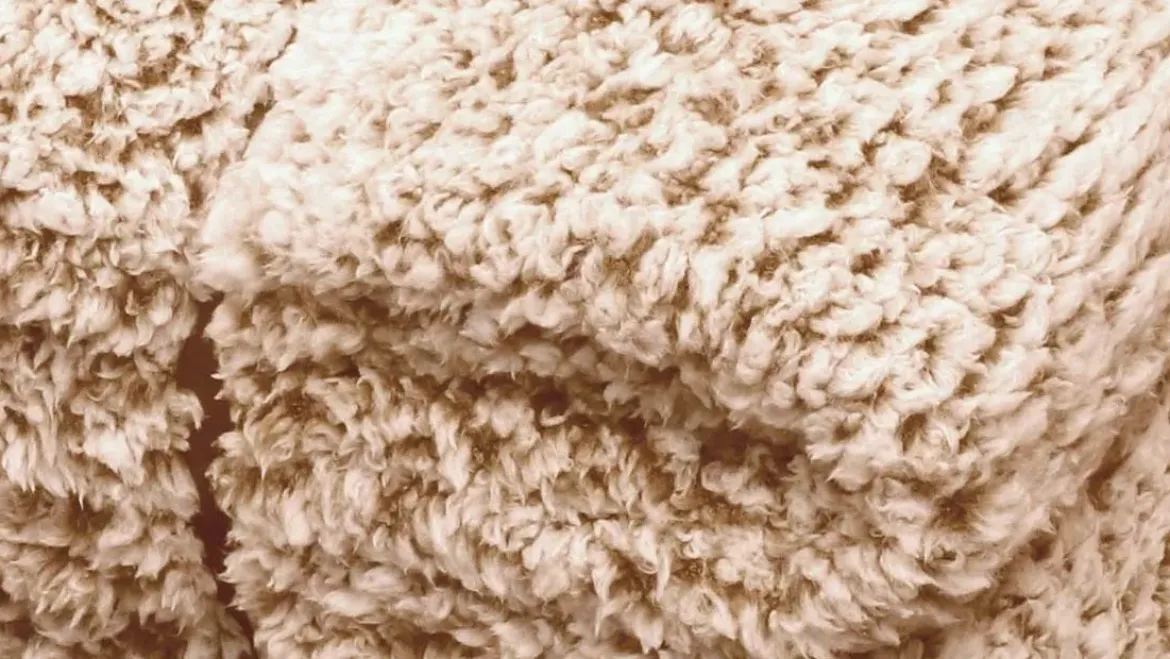 Unique Living Knut fleece plaid